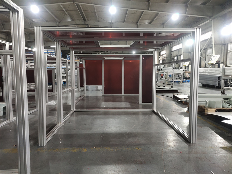 大型設(shè)備鋁型材防護(hù)罩